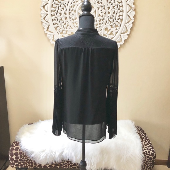 White House Black Market Stylish Top π - Picture 3 of 7